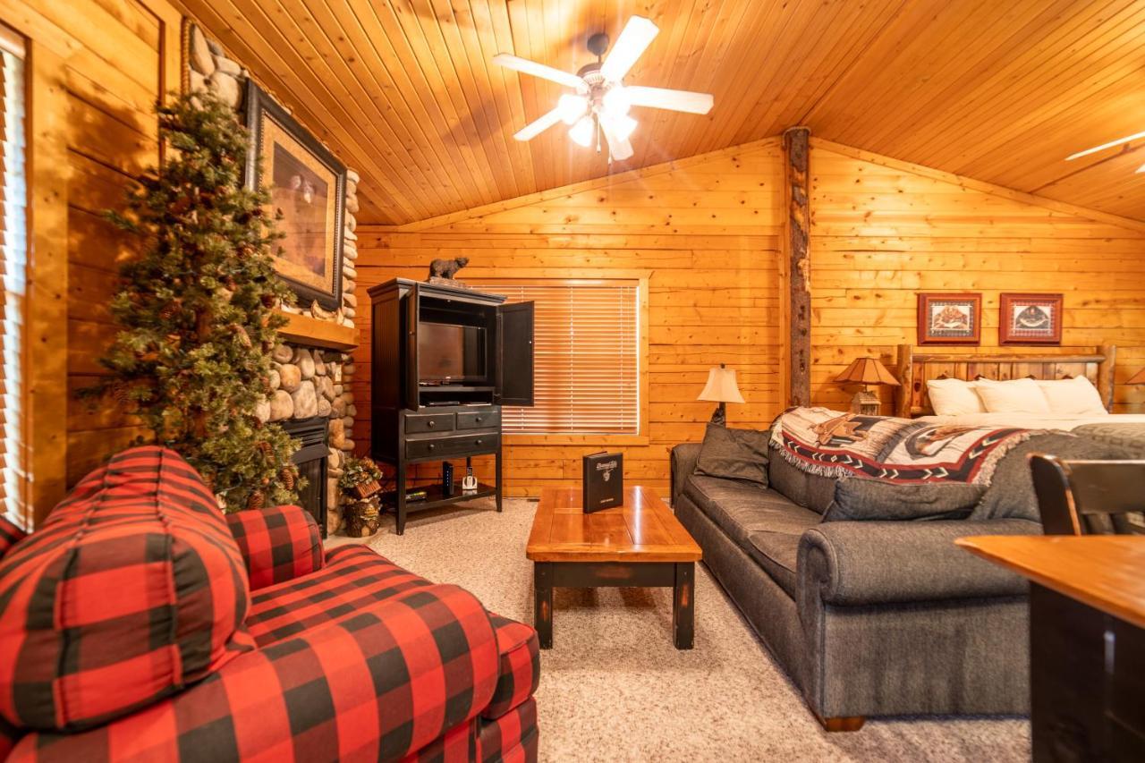 Cabins At Grand Mountain Branson Extérieur photo