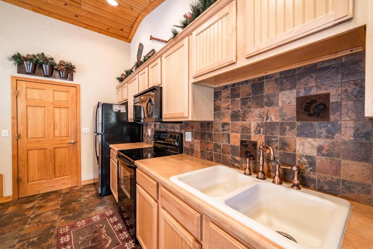 Cabins At Grand Mountain Branson Extérieur photo