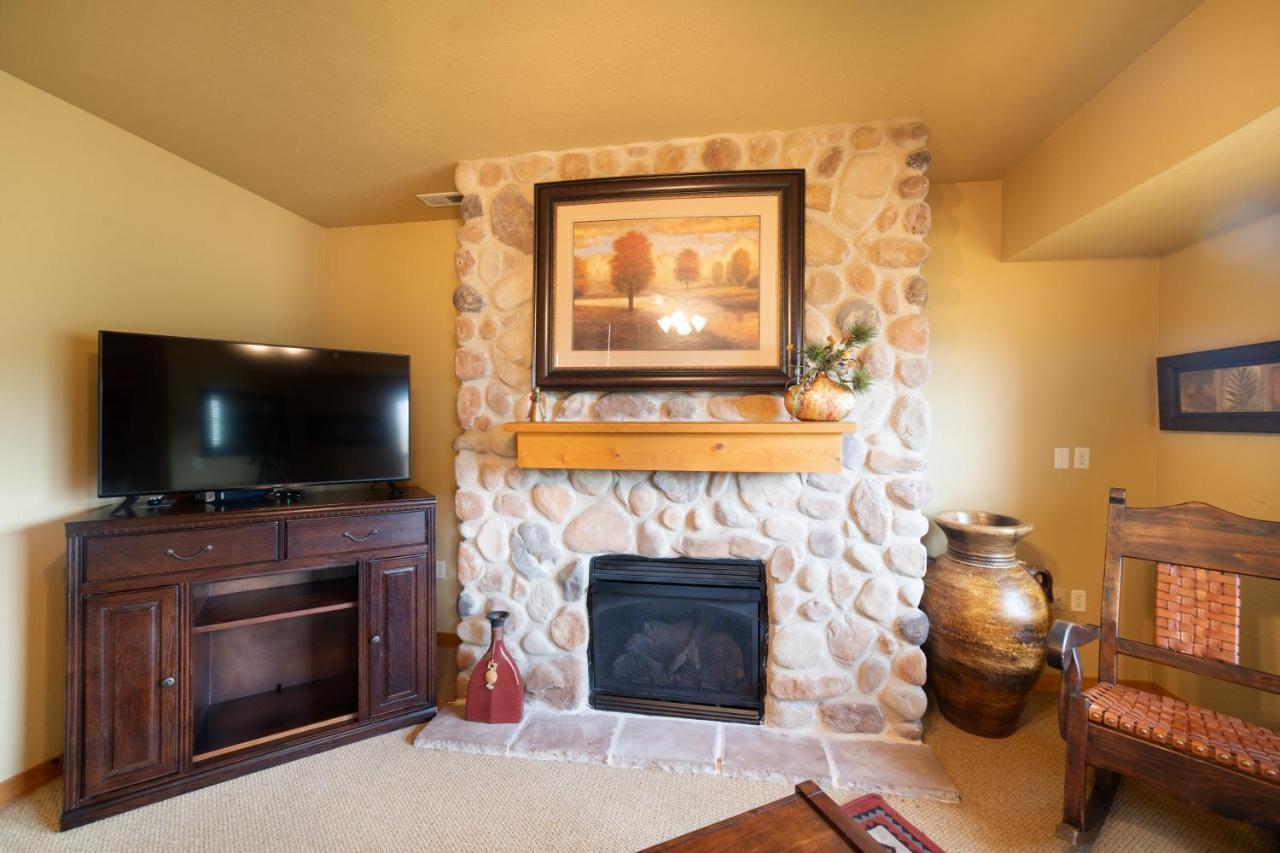 Cabins At Grand Mountain Branson Extérieur photo