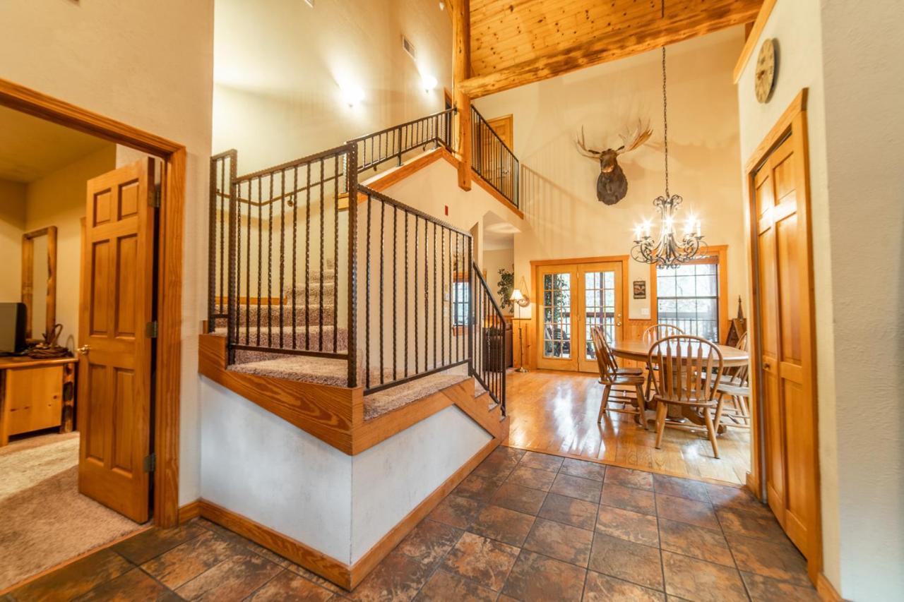 Cabins At Grand Mountain Branson Extérieur photo